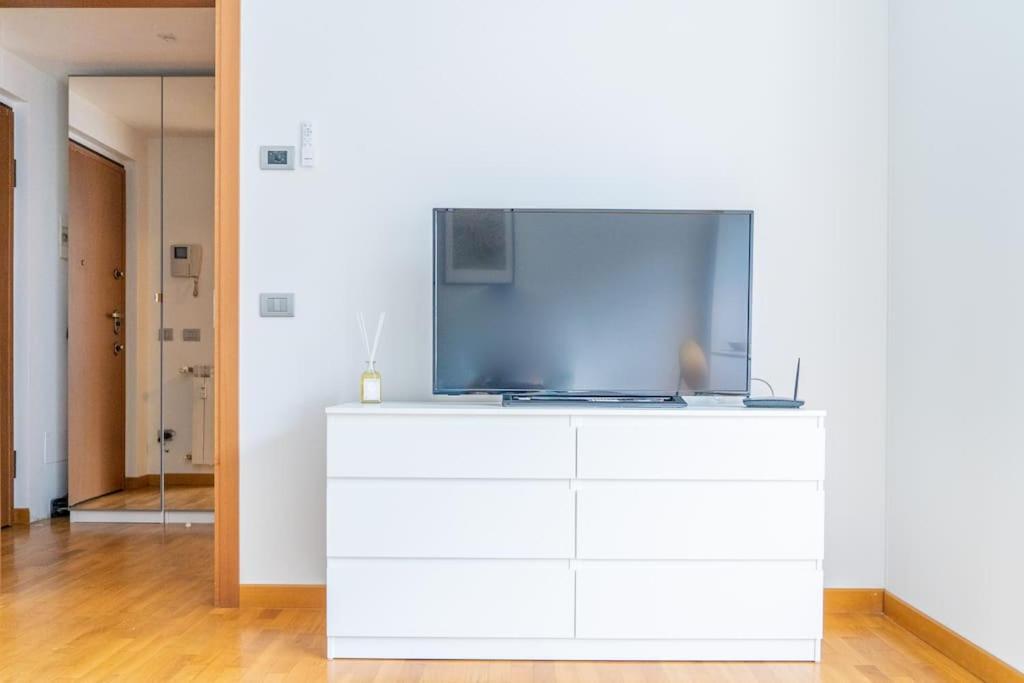 La Casa Di Claudio Incantevole Suite In Centro Como Buitenkant foto