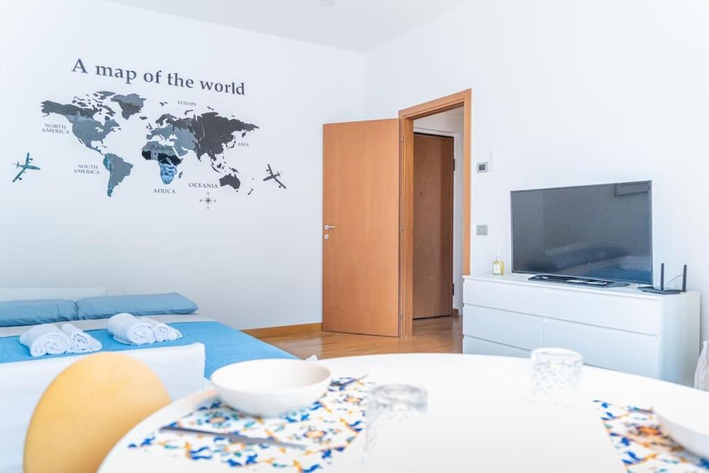 La Casa Di Claudio Incantevole Suite In Centro Como Buitenkant foto