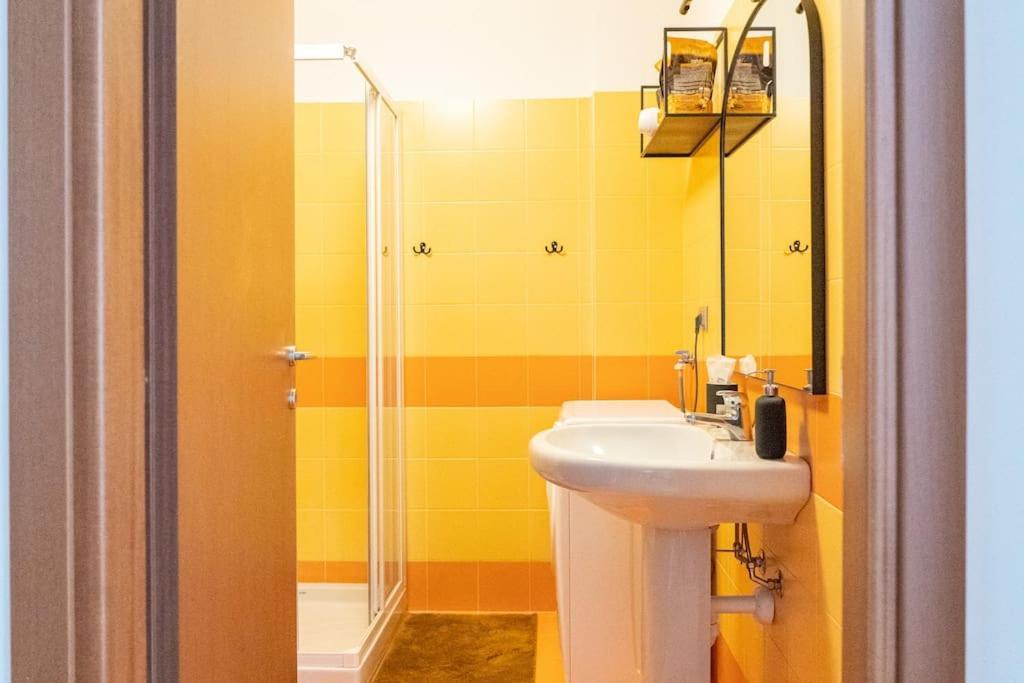 La Casa Di Claudio Incantevole Suite In Centro Como Buitenkant foto